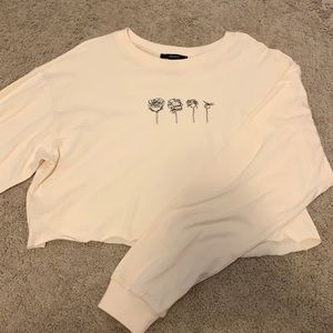 Peach/cream, floral cropped long-sleeve shirt